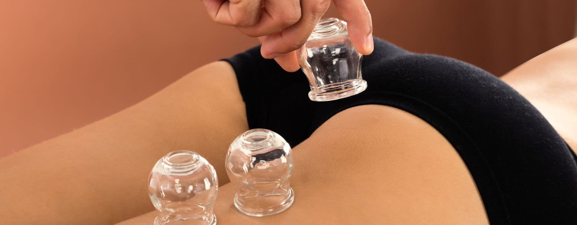 Anti-cellulite cupping Almere bij Gold and Glow