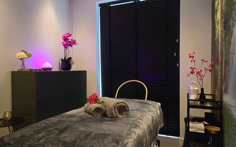 Japanese Head Spa Almere 8 Gold and Glow salon Almere voorgevel