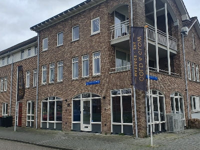 luxe massagesalon in Almere Buiten 2 Gevel Gold and Glow salon Almere