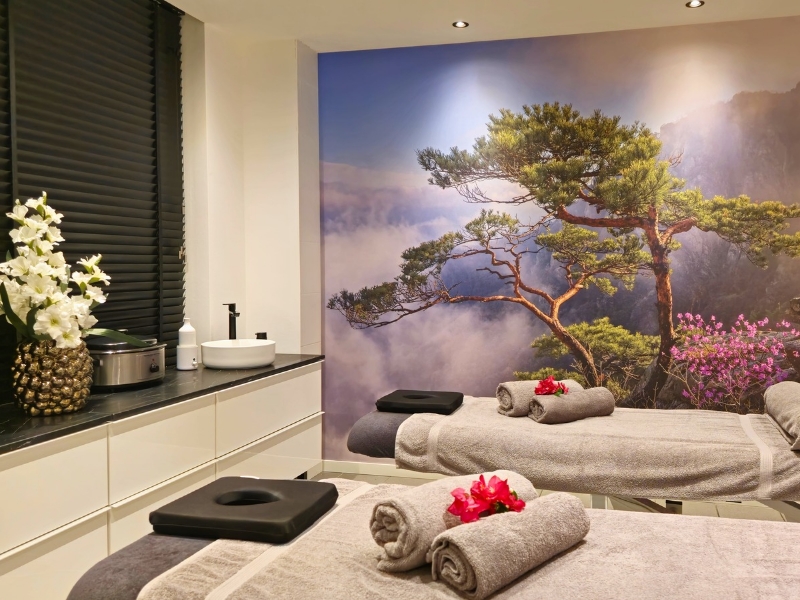 luxe massagesalon in Almere Buiten 13 Gold and Glow salon impressie